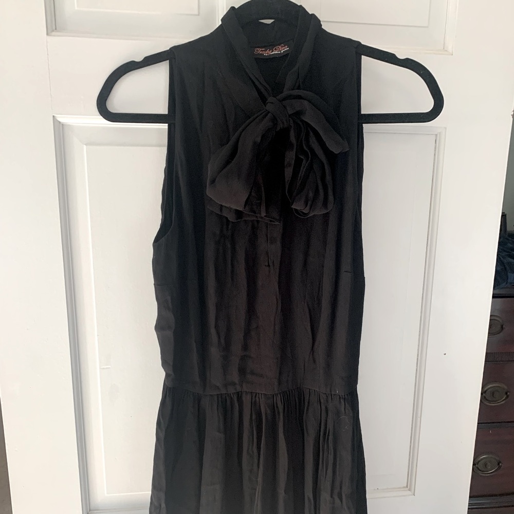 EUC Trashy Diva Streetcar size 8